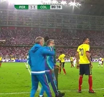 中国足球队吃瓜视频回放