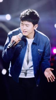 张杰现场吃瓜视频大全,视频大全揭秘明星幕后趣事